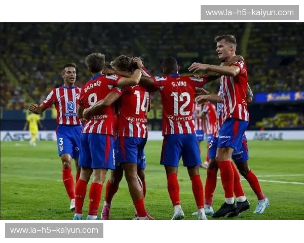 银河战舰对垒北伦敦白百合：皇马与热刺的“纯白巅峰”史诗